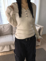 [ee] リブボタンフーディー