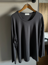 インアウトUネックシルク長袖Tシャツ