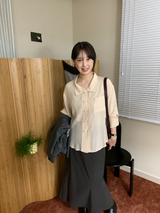 モネツーボタンブラウス