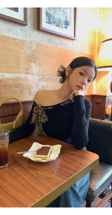 Leopard scarf unbalanced off-shoulder knitwear