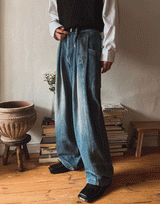Side pin tuck balloon wide denim