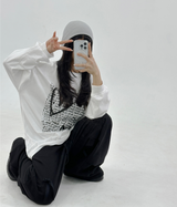 (LOVELY + HIP♥)レタリング長袖Tシャツ - 2カラー