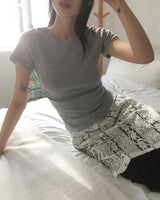 ウィンクルサイドシャーリングUネックショートスリーブTシャツ