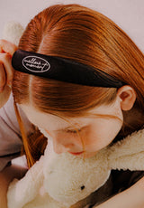 EMBROIDERY LETTERING HAIR BAND (BLACK)