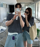 [Unisex] アースバックルストリッピードカラーレッドショートスリーブニット/ 3 カラーズ