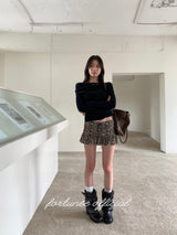 Black hole off-shoulder long-sleeved knitwear