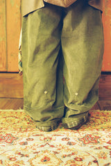 under knee point pants
