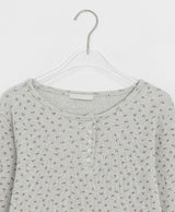 シュージフラワーワッフルヘンリーネック長袖Tシャツ