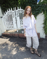 MELT BUTTON OFF-SHOULDER T-SHIRT