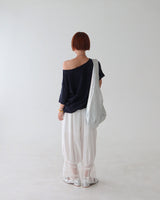 Star lettering off-shoulder boxy short-sleeved T-shirt