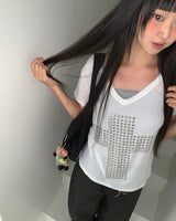 Chucking cross stud see-through V-neck short-sleeved T-shirt