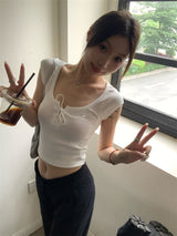 ストラップ U ネック半袖クロップ T シャツ