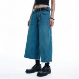 カットオフカプリデニムパンツ- MEDIUM BLUE