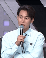 オパールカラー スタッド 925シルバーイヤリング E014-03G (Worn by Twice's Nayeon, GFriend's Yerin, and Seo Eunkwang)
