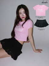 Short-sleeved cropped T-shirt with coloring lettering