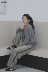 Retro-strip loose fit knitwear