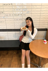 ツイステッドVネックフリルロングスリーブTシャツ