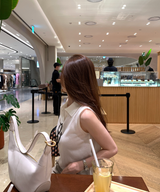 Weekly Half-Open Collar Sleeveless Knit / 2 colors