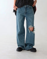 Relief Cutting Straight Wide Denim