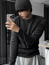 Muscle-fit ribbed knit neutral raglan detail
