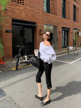 [MADE] Stern hip-to-way off-shoulder sweatshirt