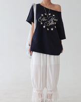 Star lettering off-shoulder boxy short-sleeved T-shirt