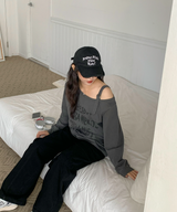 Yuto One Off-Shoulder T-Shirt