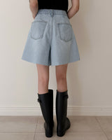 Deep denim short pants