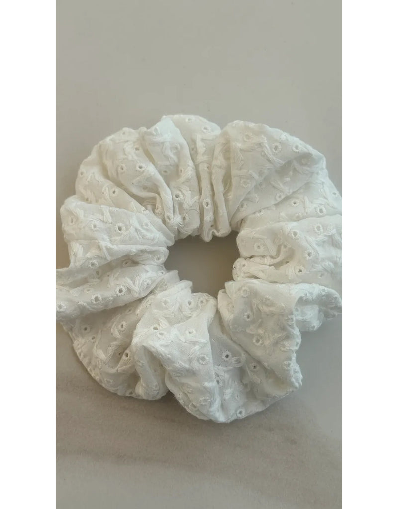 star pounching scrunchie