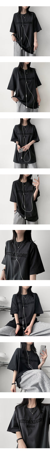 ポーチエンブロイダリースリットボクシーフィットショートスリーブTシャツ