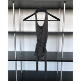 ピンチバックレスホルター