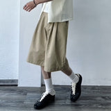 Pleated Silhouette Knee-Length Shorts