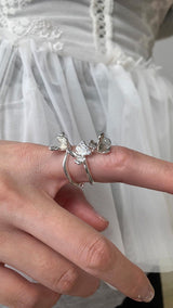 Three flower silver line ring
