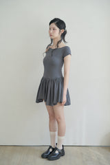 オープンショルダーギャザーミニドレス - dark grey