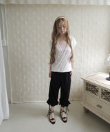 BUBBLE FRILL CAPRI PANTS