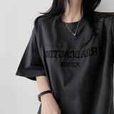 ポーチエンブロイダリースリットボクシーフィットショートスリーブTシャツ