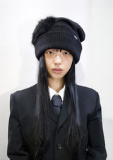  FLUFFY FORM BEANIE . BLACK