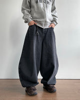 Based Curved Denim Pants