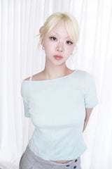 ONE-SHOULDER SEAM DETAIL SHORT-SLEEVE TEE 