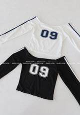 09 Track Off-Shoulder T-shirt