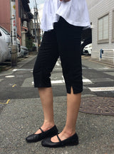 Insu Pocket Slit Cotton Capri Pants