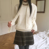 Sevil Round Knitwear muffler set