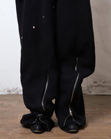 DIAGONAL STUD ZIP SWEAT PANTS(BLACK)