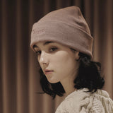 VARZAR Chain Logo Natural Beanie / Indiepink