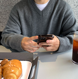 アーバンラムズ ウール オーバーフィット Vネックニット