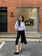 [MADE] Stern hip-to-way off-shoulder sweatshirt