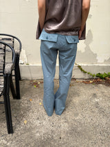 line curve pants