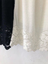 Lace knit skirt