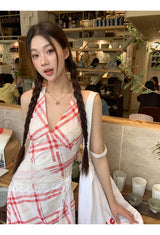 レッドチェック柄Vネックスリーブレスロングドレス