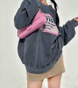 (UNISEX) ピンクプリントビンテージピグメントルーズフィットオーバーサイズユニセックススウェットシャツ